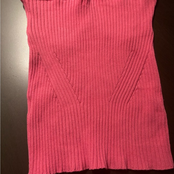 Beautiful Pink top - Picture 2 of 3